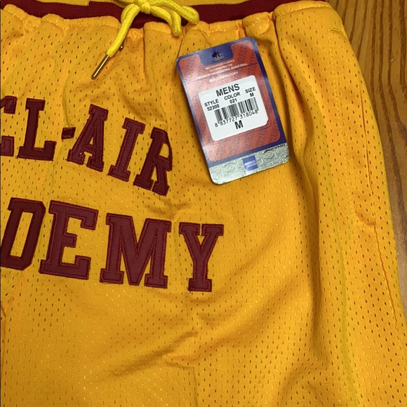 Basketball shorts - Picture 2 of 4